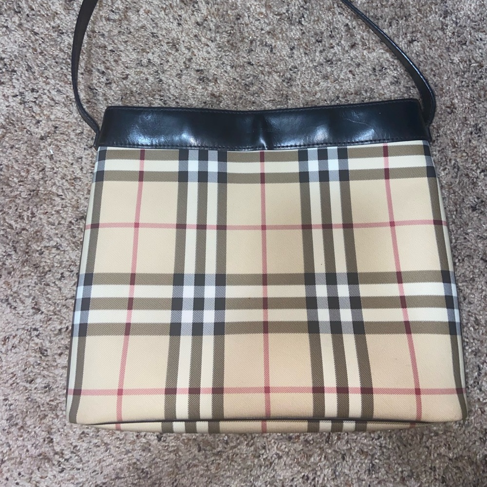 Burberry purse
